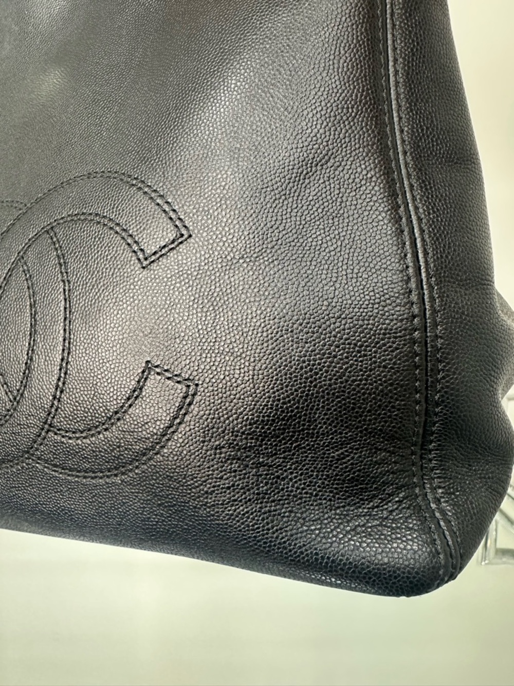 Chanel Petite Tote - Picture 4 of 15